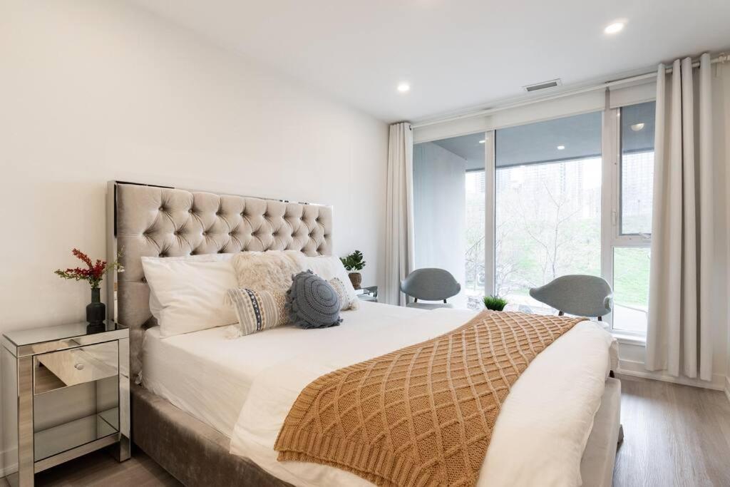 Luxe 2 Bed Suite Downtown Toronto Near Waterfront Exterior photo